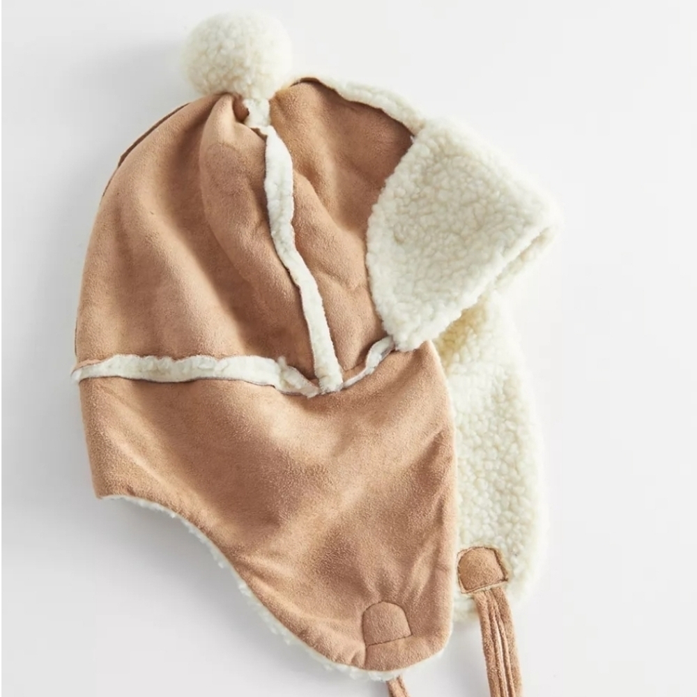 NWT | UO Sherpa Trapper Hat